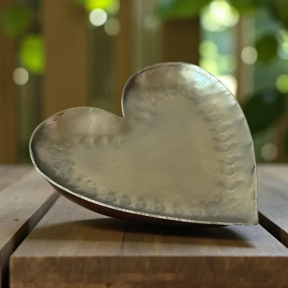 NWT Brass Heart-Shaped Decorative Trinket Dish! NEW! - Picture 4 of 4